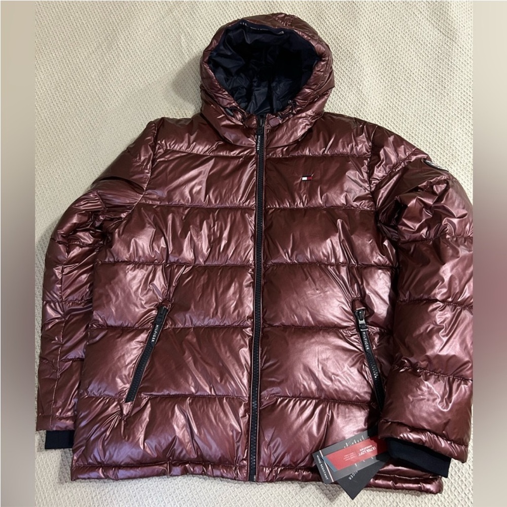 TOMMY HILFIGER, Men's Pearlized Performance Hooded Puffer Coat in Red-burgundy